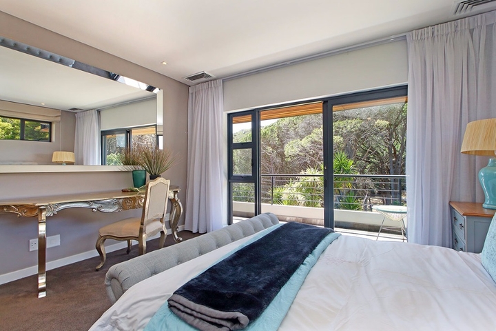 Photo 17 of 19 on Blair accommodation in Camps Bay, Cape Town with 5 bedrooms and 5 bathrooms