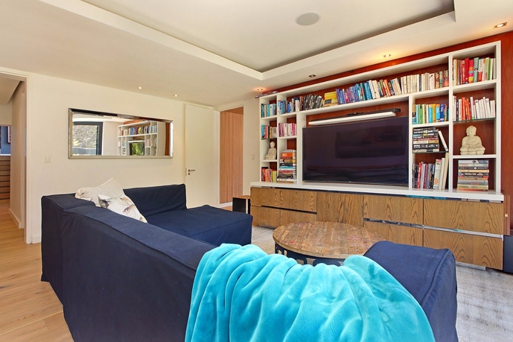Photo 7 of 19 on Blair accommodation in Camps Bay, Cape Town with 5 bedrooms and 5 bathrooms