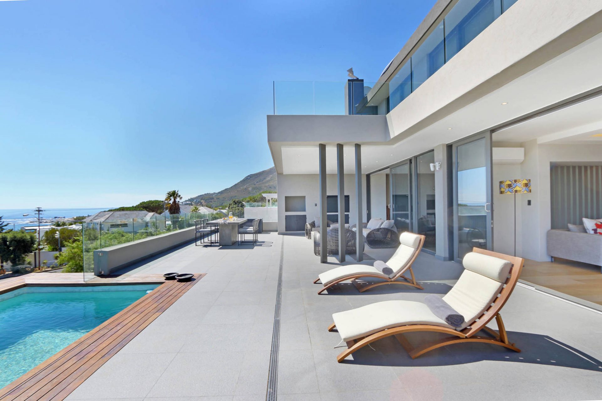 Photo 2 of 20 Finchley Villa accommodation in Camps Bay, Cape Town with 6 bedrooms and 5 bathrooms