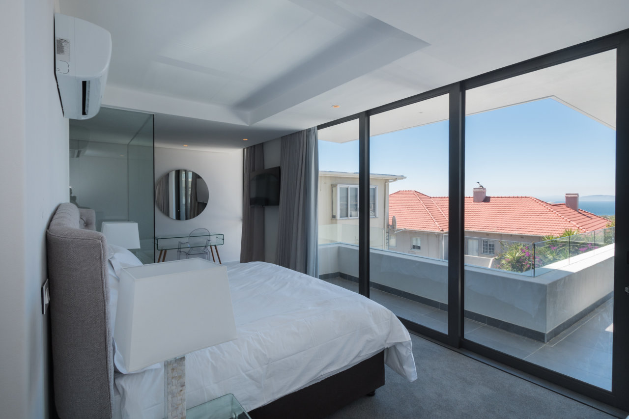 Photo 3 of 22 Chepstow Apartment accommodation in Green Point, Cape Town with 3 bedrooms and 3 bathrooms