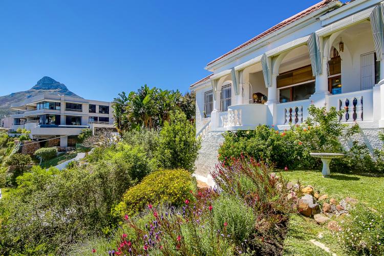 Photo 24 of 31 Camps Bay Drive accommodation in Camps Bay, Cape Town with 4 bedrooms and  bathrooms