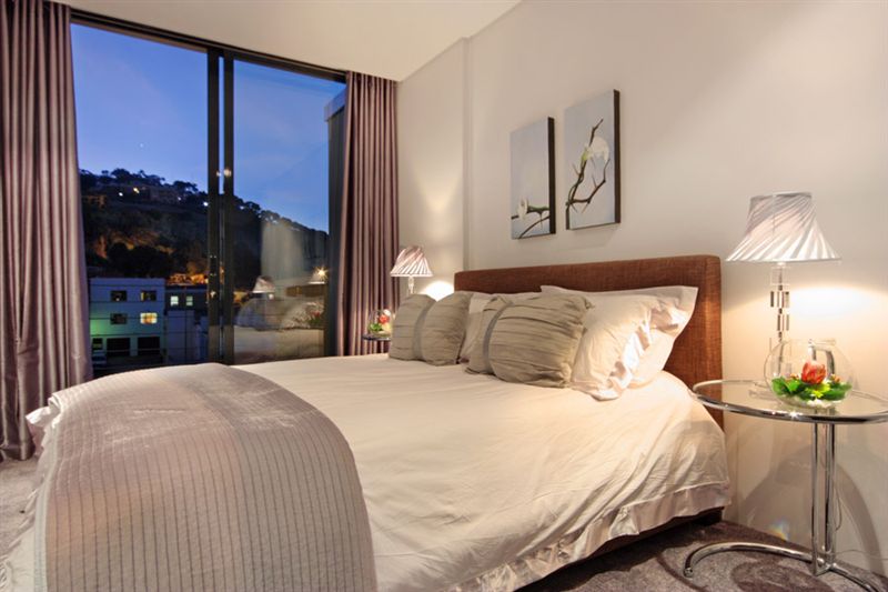 Photo 8 of 35 on Rose Penthouse accommodation in City Centre, Cape Town with 2 bedrooms and 2 bathrooms