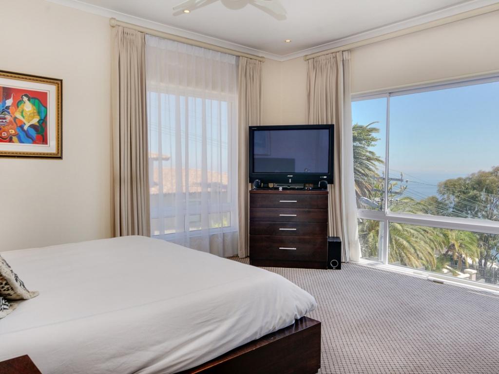 Photo 15 of 4 Ave Charmante accommodation in Bantry Bay, Cape Town with 2 bedrooms and 2 bathrooms