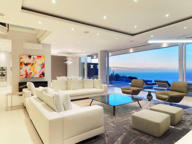 Photo 13 of 50 de Wet Villa accommodation in Bantry Bay, Cape Town with 6 bedrooms and 6.5 bathrooms