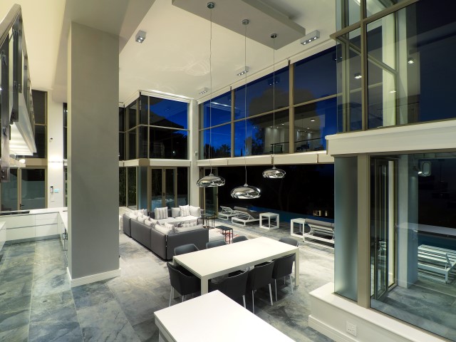 Photo 20 of 50 de Wet Villa accommodation in Bantry Bay, Cape Town with 6 bedrooms and 6.5 bathrooms