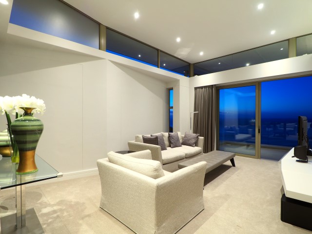 Photo 21 of 50 de Wet Villa accommodation in Bantry Bay, Cape Town with 6 bedrooms and 6.5 bathrooms