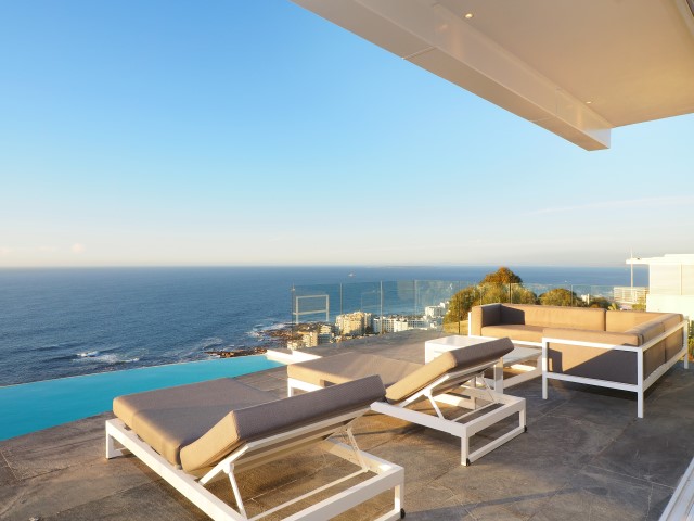 Photo 1 of 50 de Wet Villa accommodation in Bantry Bay, Cape Town with 6 bedrooms and 6.5 bathrooms
