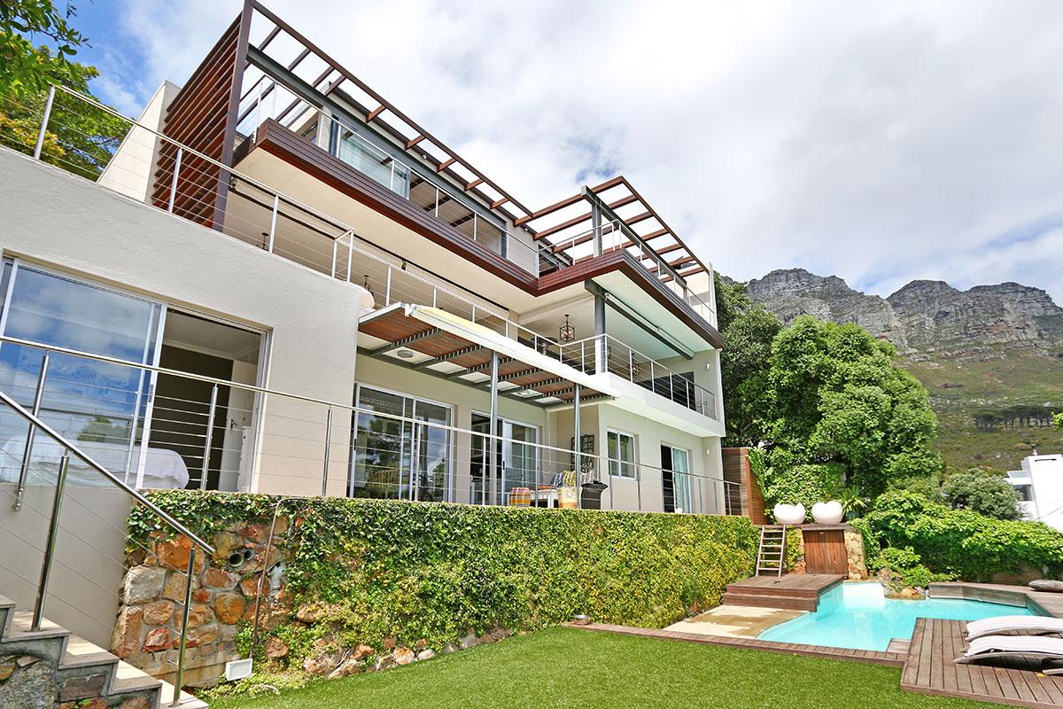 Photo 1 of 50 on Hely accommodation in Camps Bay, Cape Town with 6 bedrooms and 3 bathrooms