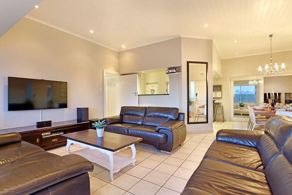 Photo 16 of 8 Sir David Baird accommodation in Bloubergstrand, Cape Town with 3 bedrooms and 2 bathrooms