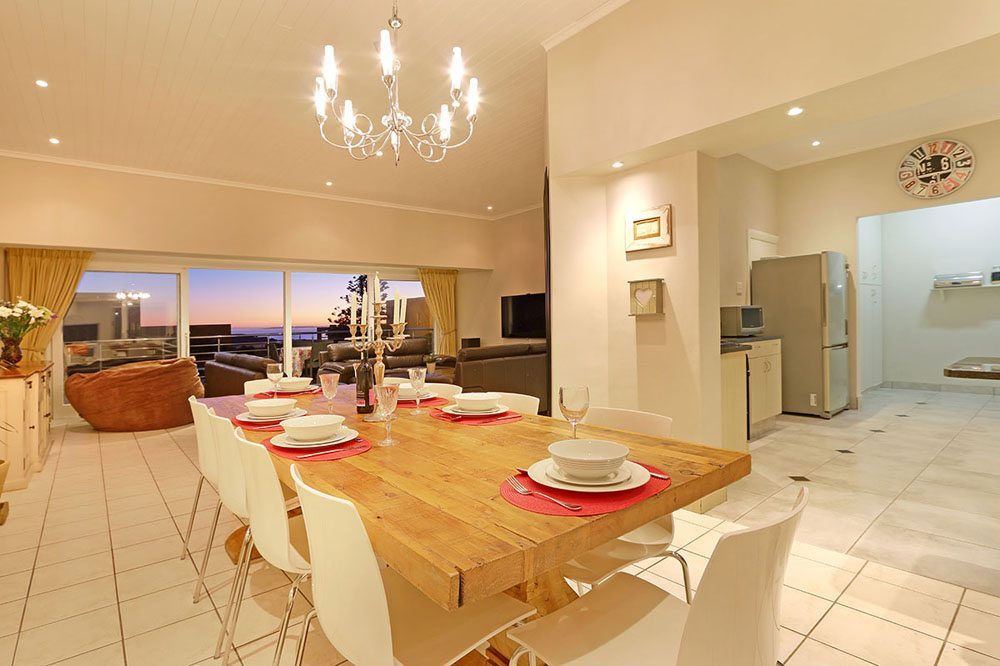 Photo 3 of 8 Sir David Baird accommodation in Bloubergstrand, Cape Town with 3 bedrooms and 2 bathrooms