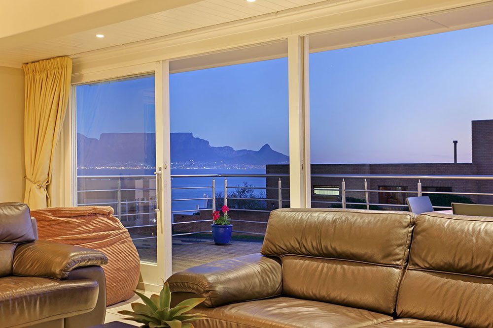 Photo 4 of 8 Sir David Baird accommodation in Bloubergstrand, Cape Town with 3 bedrooms and 2 bathrooms