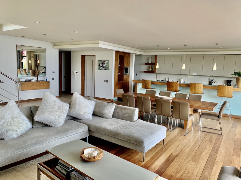 Photo 8 of Glen Beach Villas 1 accommodation in Camps Bay, Cape Town with 5 bedrooms and 4 bathrooms