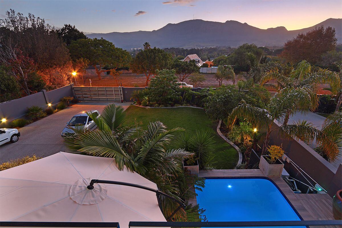 Photo 14 of Purcell Villa 4 accommodation in Constantia, Cape Town with 4 bedrooms and 4 bathrooms
