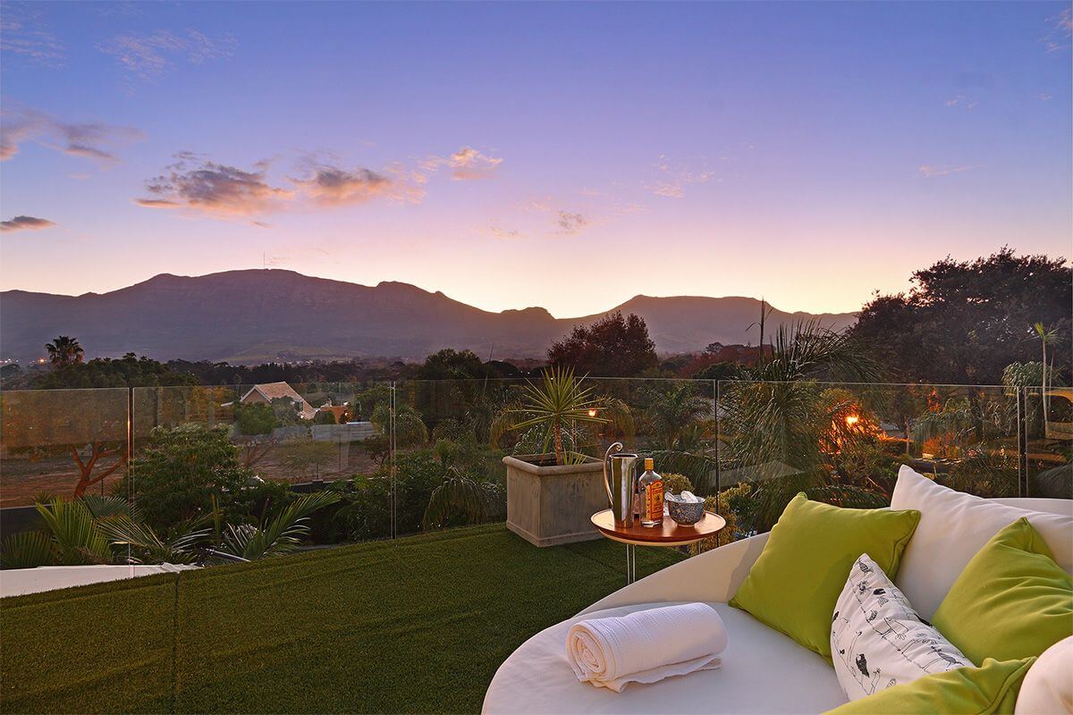 Photo 15 of Purcell Villa 4 accommodation in Constantia, Cape Town with 4 bedrooms and 4 bathrooms