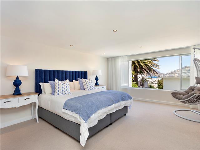 Photo 15 of Summer Place accommodation in Camps Bay, Cape Town with 3 bedrooms and 3 bathrooms