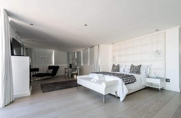 Photo 4 of Villa Crescent accommodation in Camps Bay, Cape Town with 6 bedrooms and 6 bathrooms