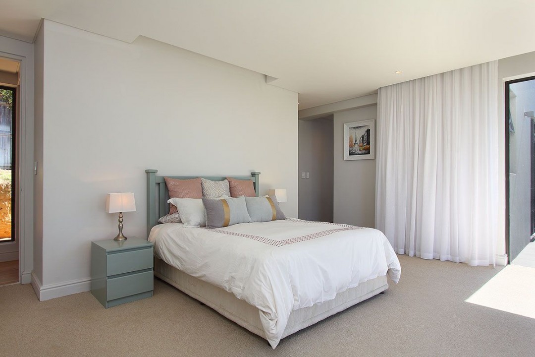 Photo 20 of Villa Steenberg accommodation in Steenberg, Cape Town with 4 bedrooms and 4 bathrooms