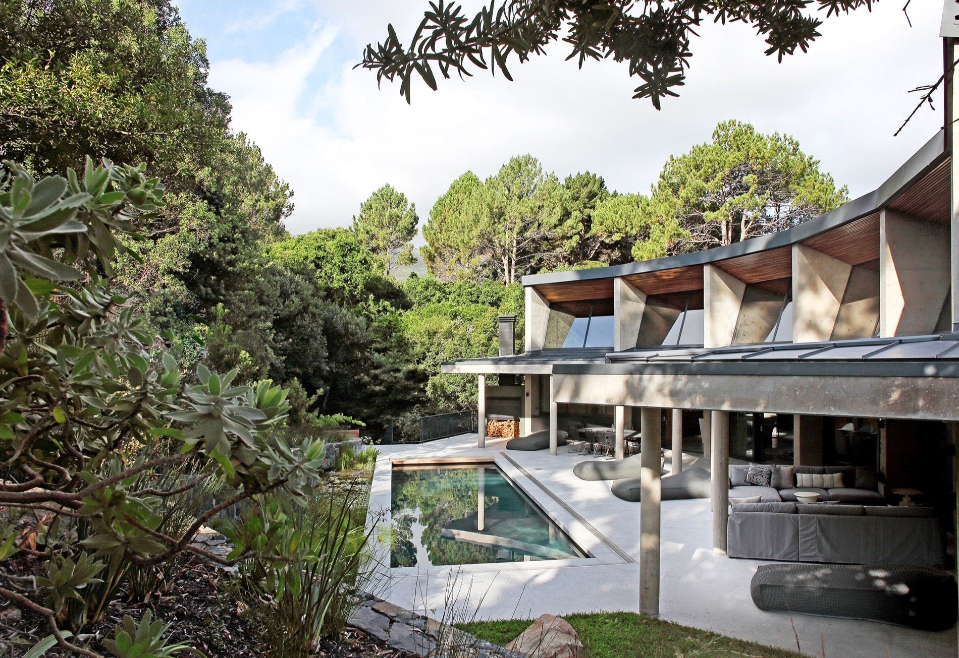 Photo 1 of Villa Verte accommodation in Hout Bay, Cape Town with 4 bedrooms and 4 bathrooms