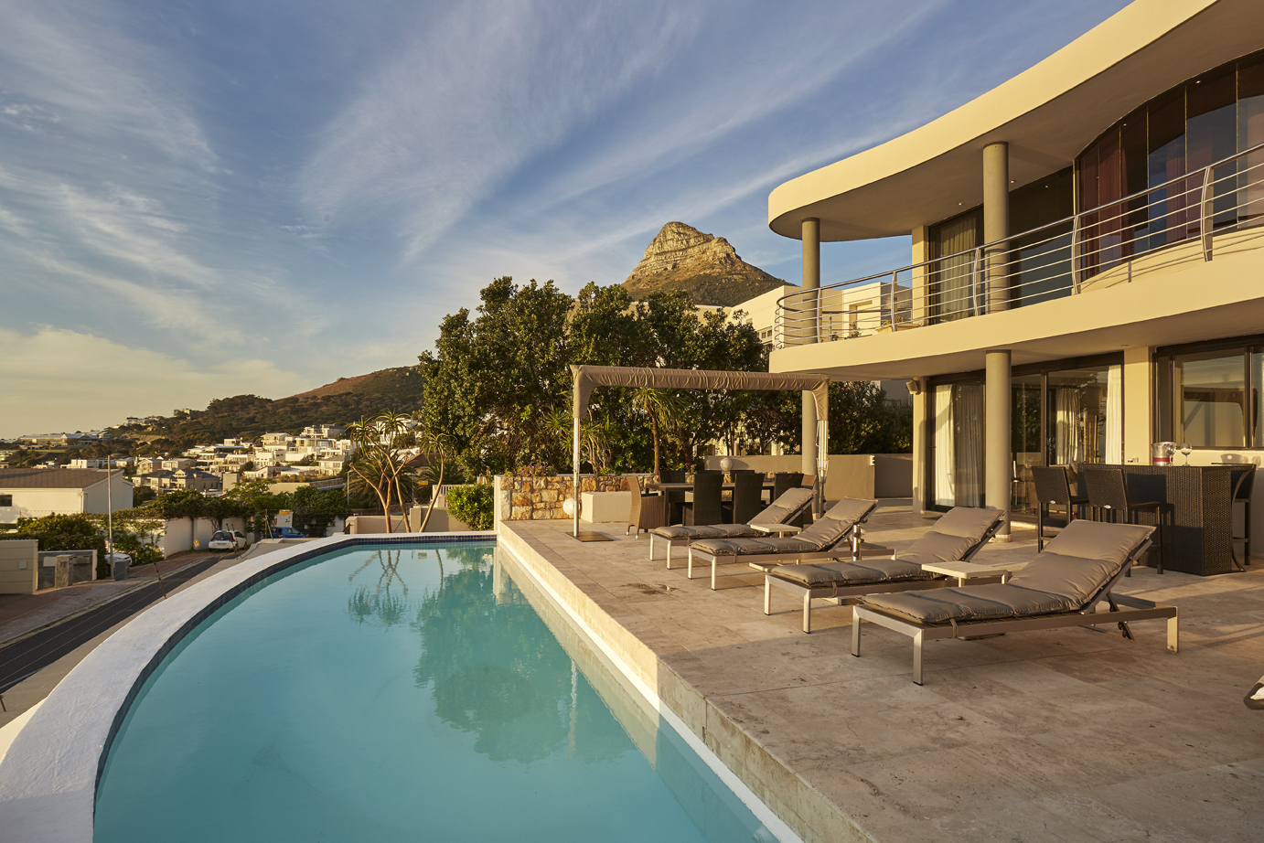 Photo 12 of Villa Waves accommodation in Camps Bay, Cape Town with 4 bedrooms and 4 bathrooms