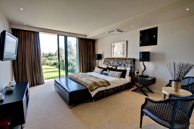 Photo 16 of Alexandra Grand accommodation in Fresnaye, Cape Town with 6 bedrooms and 6.5 bathrooms