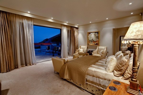 Photo 6 of Alexandra Grand accommodation in Fresnaye, Cape Town with 6 bedrooms and 6.5 bathrooms