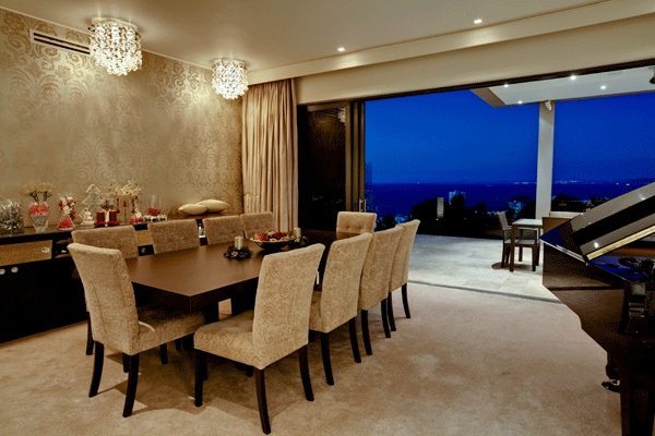 Photo 11 of Alexandra Grand accommodation in Fresnaye, Cape Town with 6 bedrooms and 6.5 bathrooms