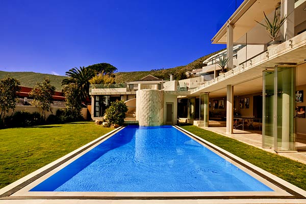 Photo 2 of Alexandra Grand accommodation in Fresnaye, Cape Town with 6 bedrooms and 6.5 bathrooms