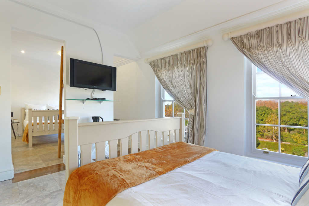 Photo 12 of Alphens Edge Boutique Retreat accommodation in Constantia, Cape Town with 7 bedrooms and 7 bathrooms
