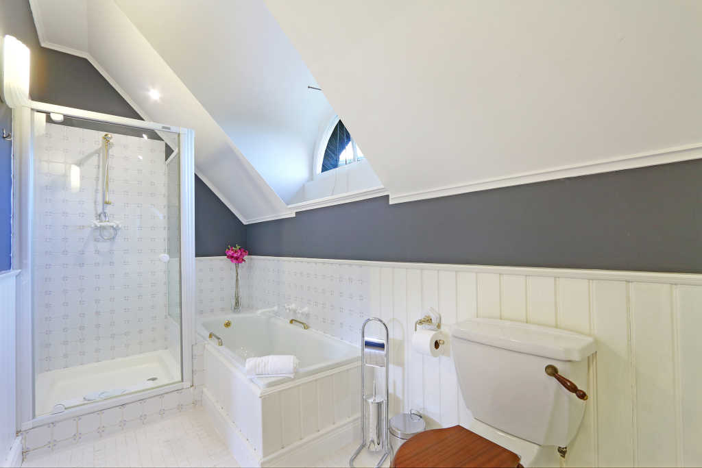 Photo 24 of Alphens Edge Boutique Retreat accommodation in Constantia, Cape Town with 7 bedrooms and 7 bathrooms