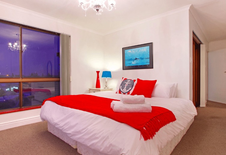 Photo 8 of Apartment 12 La Mer accommodation in Bloubergstrand, Cape Town with 4 bedrooms and 2 bathrooms