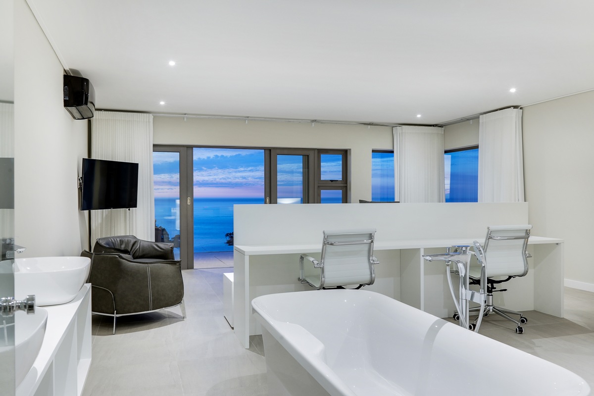 Photo 11 of Apostles Views accommodation in Camps Bay, Cape Town with 9 bedrooms and 9 bathrooms