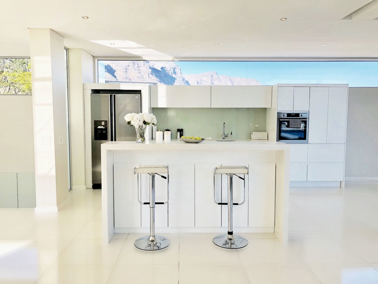 Photo 4 of Aqua Penthouse accommodation in Camps Bay, Cape Town with 2 bedrooms and 2 bathrooms