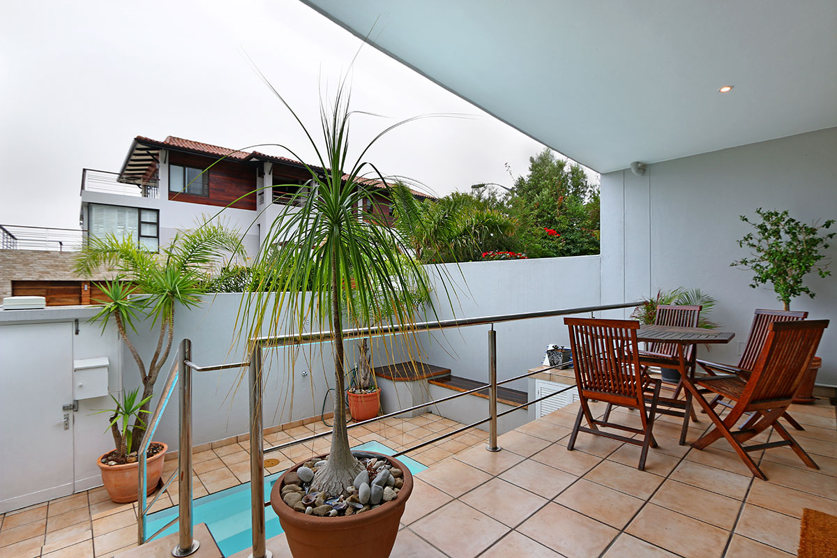 Photo 10 of Aqua Steps accommodation in Camps Bay, Cape Town with 3 bedrooms and 2.5 bathrooms