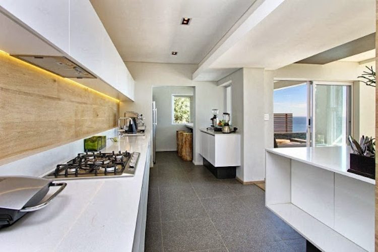 Photo 8 of Aqua Views accommodation in Camps Bay, Cape Town with 5 bedrooms and 4 bathrooms