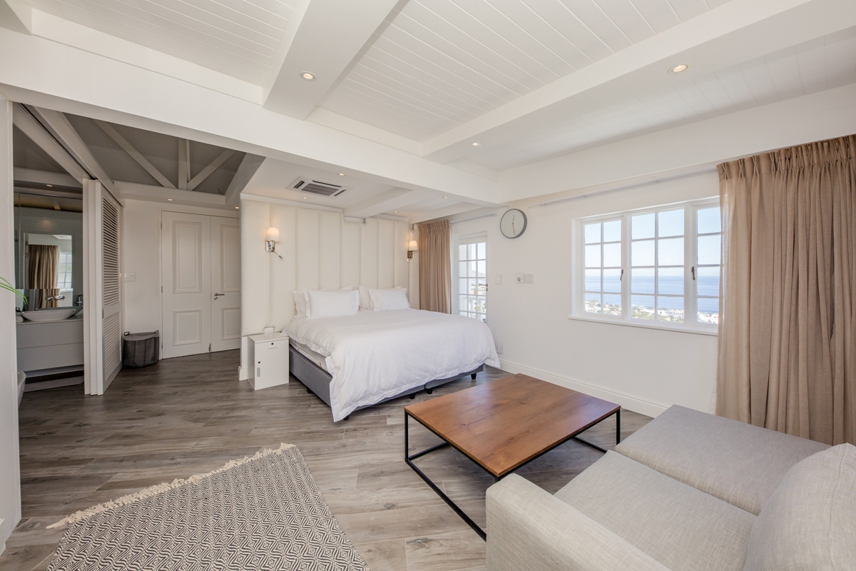 Photo 16 of Aqua Vista accommodation in Camps Bay, Cape Town with 5 bedrooms and 5 bathrooms