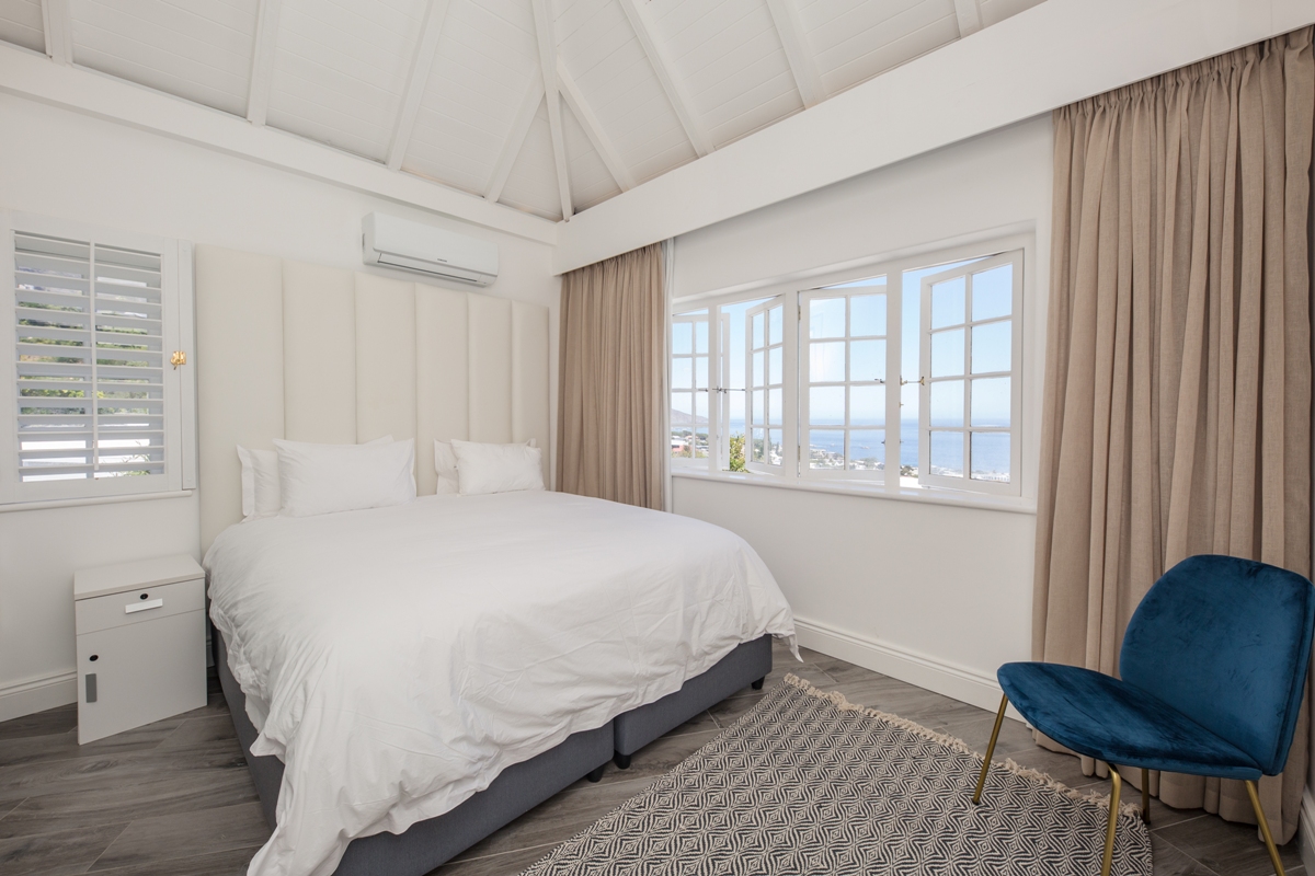Photo 23 of Aqua Vista accommodation in Camps Bay, Cape Town with 5 bedrooms and 5 bathrooms