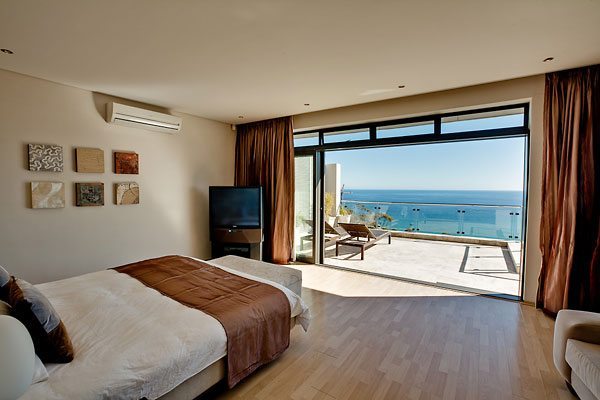 Photo 3 of Arcadia Road accommodation in Bantry Bay, Cape Town with 3 bedrooms and 3 bathrooms