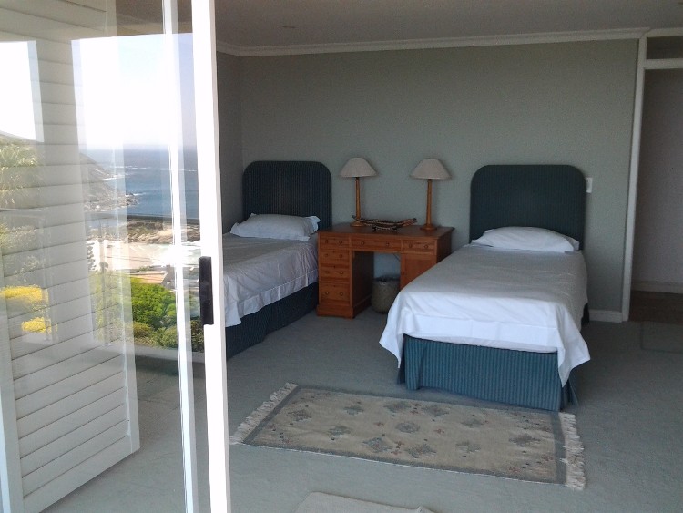 Photo 4 of Atlantic Breeze accommodation in Llandudno, Cape Town with 4 bedrooms and 3.5 bathrooms