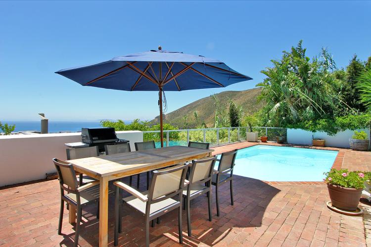 Photo 11 of Avenue Bartholomew Villa accommodation in Fresnaye, Cape Town with 3 bedrooms and 3 bathrooms