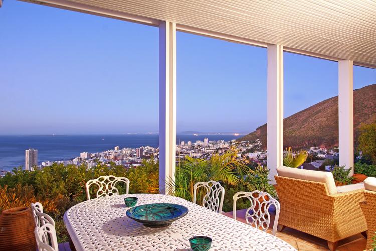 Photo 3 of Avenue Bartholomew Villa accommodation in Fresnaye, Cape Town with 3 bedrooms and 3 bathrooms