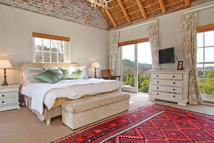 Photo 12 of Avenue Bordeaux accommodation in Constantia, Cape Town with 3 bedrooms and 1.5 bathrooms