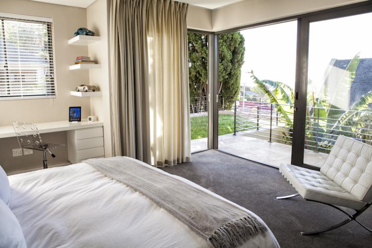 Photo 12 of Avenue La Croix 55 accommodation in Fresnaye, Cape Town with 4 bedrooms and 3 bathrooms