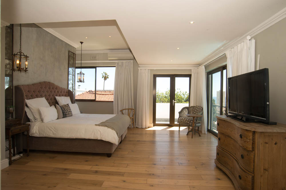 Photo 2 of Avenue Normandie Villa accommodation in Fresnaye, Cape Town with 4 bedrooms and 2 bathrooms