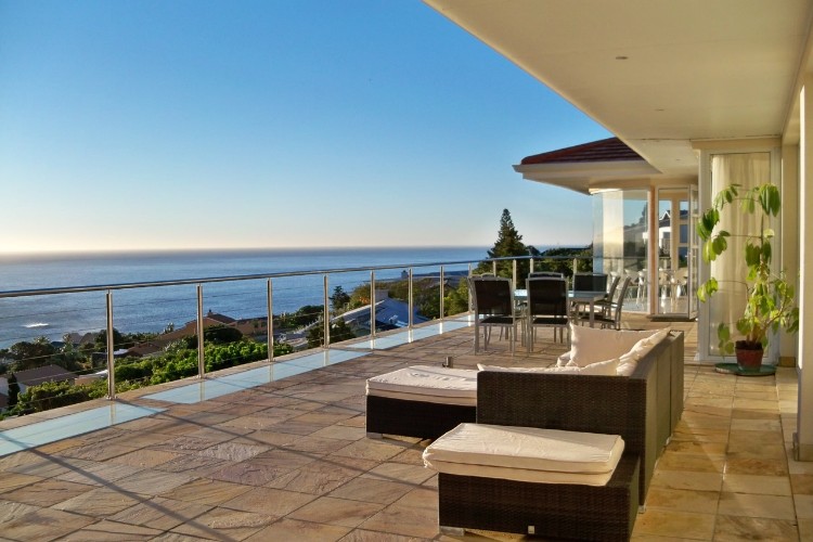 Photo 9 of Azure Blue accommodation in Llandudno, Cape Town with 5 bedrooms and 4 bathrooms