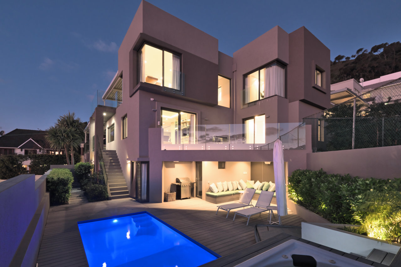Photo 4 of Azure Views accommodation in Fresnaye, Cape Town with 4 bedrooms and  bathrooms