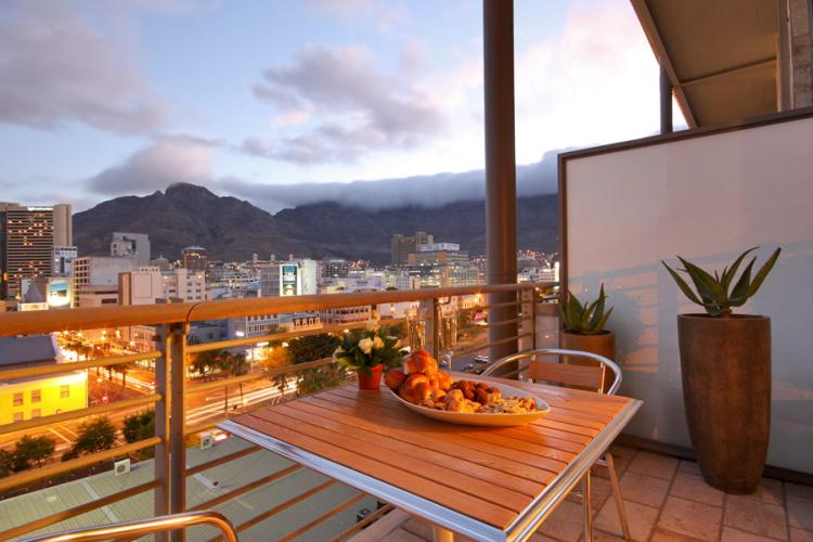Photo 5 of B9 Soho on Strand accommodation in City Centre, Cape Town with 1 bedrooms and 1 bathrooms