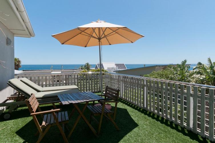 Photo 15 of Bakoven Bungalow accommodation in Bakoven, Cape Town with 4 bedrooms and 4 bathrooms