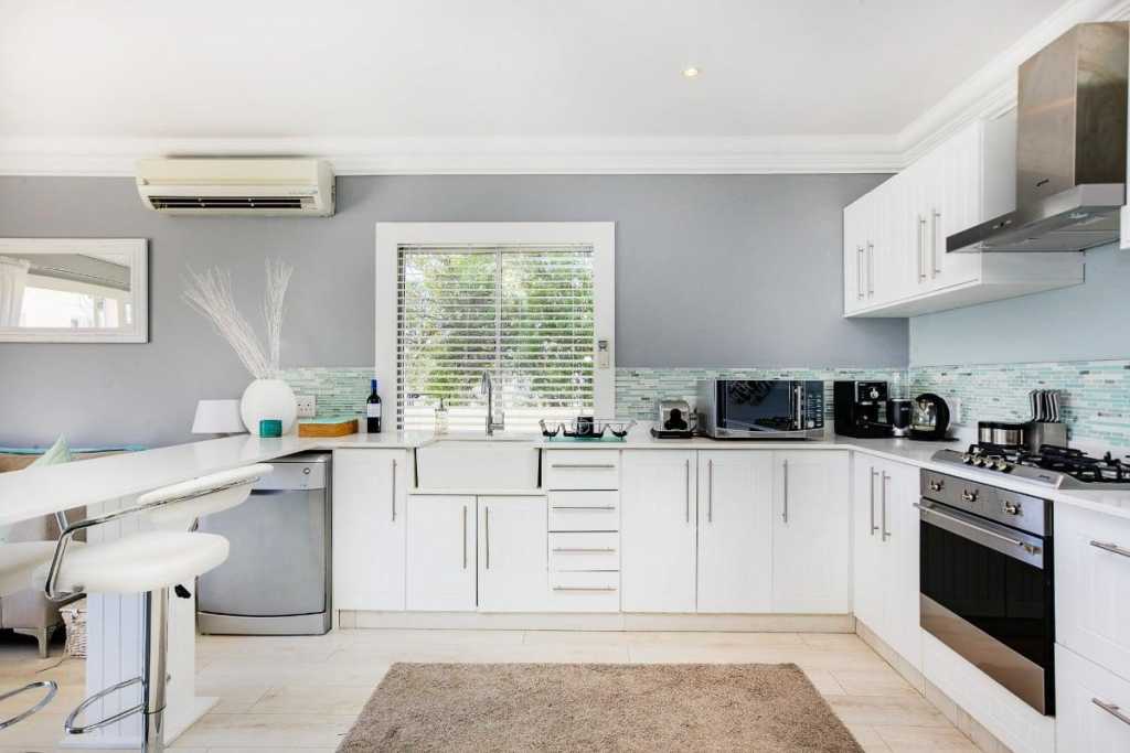 Photo 18 of Bakoven Foreshore accommodation in Bakoven, Cape Town with 2 bedrooms and 2 bathrooms
