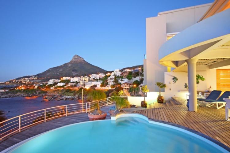 Photo 6 of Bali Bay Beach and Mountain Retreat accommodation in Camps Bay, Cape Town with 4 bedrooms and  bathrooms