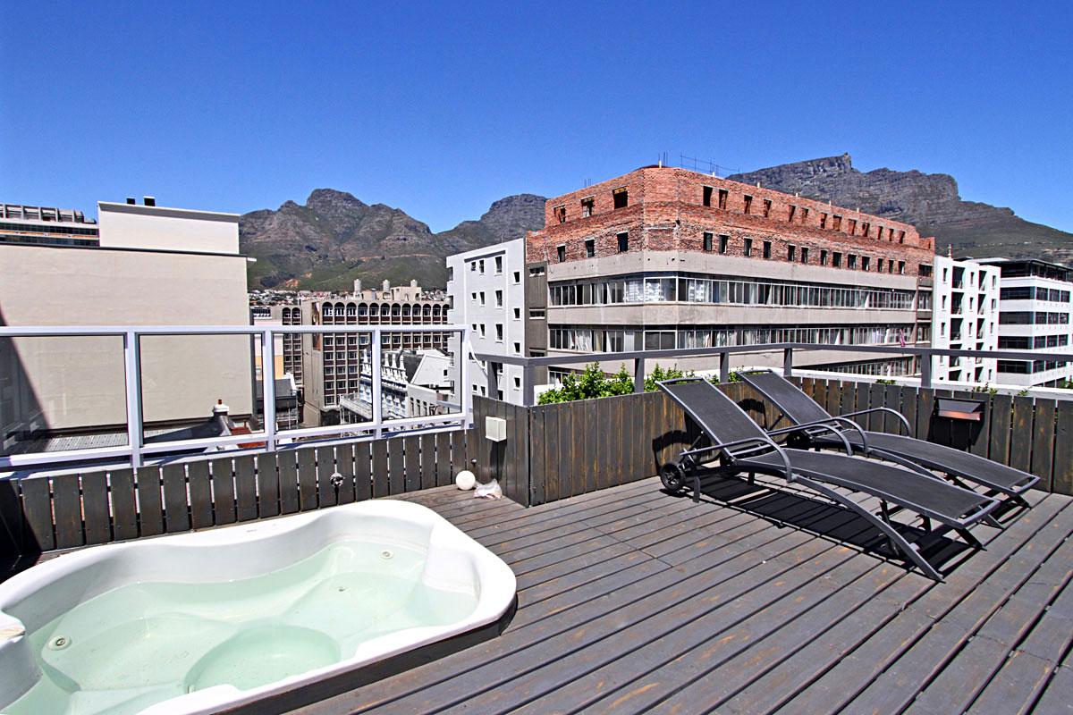 Photo 13 of Bandar Place accommodation in City Centre, Cape Town with 2 bedrooms and 2 bathrooms